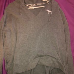 Cropped v neck hoodie